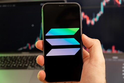 solana-sol-symbol-on-smartphone-screen.jpg